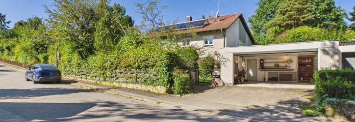 Stadtvilla mit Einliegerwohnung und Doppelgarage nahe Erlangen