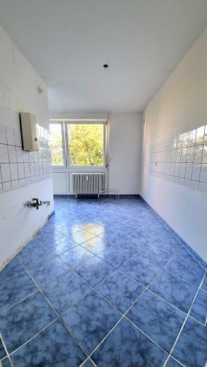 कमीशन-मुक्त! 3,5 कमरों का अपार्टमेंट 78m² – Küche (VOR RENOVIERUNG)