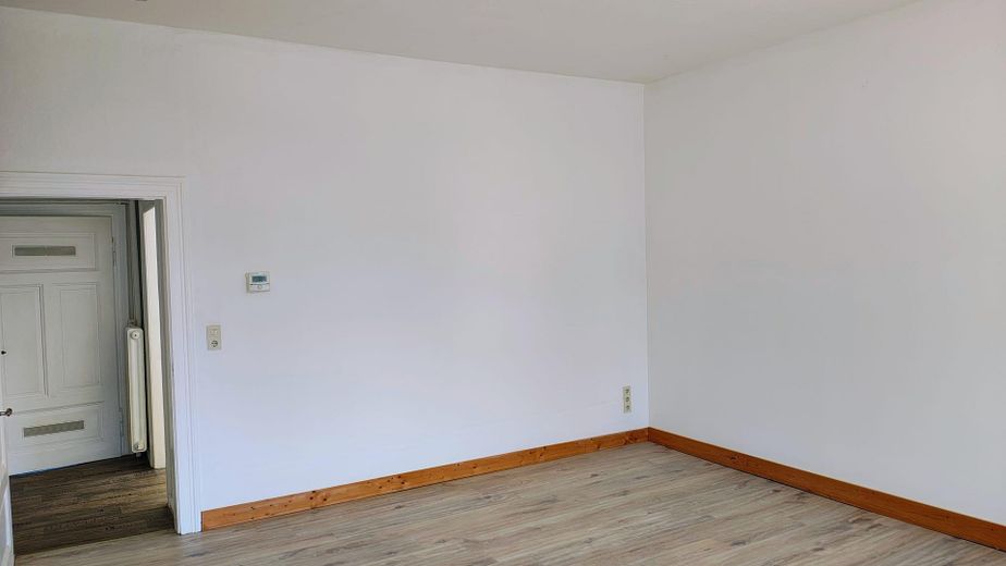 Renovated 4-room apartment with fitted kitchen, 120sqm – Zimmer 4.3