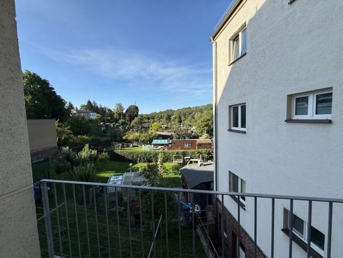 Sonnige 2-Raum-Wohnung mit Balkon/EBK in Plauen zu vermieten! – Foto 1