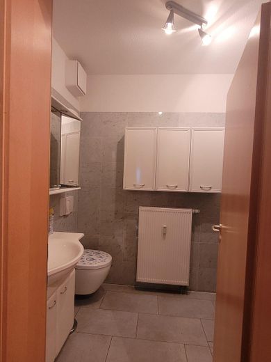 helle 3 Raumwohnung mit großem Balkon u. Tiefgarage – Foto 14