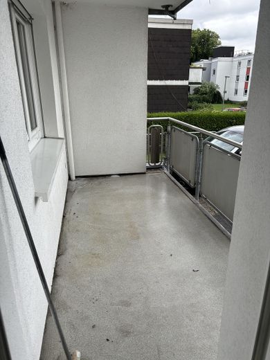 Schöne gepflegte helle Wohnung im 2.Obergeschoss – Balkon