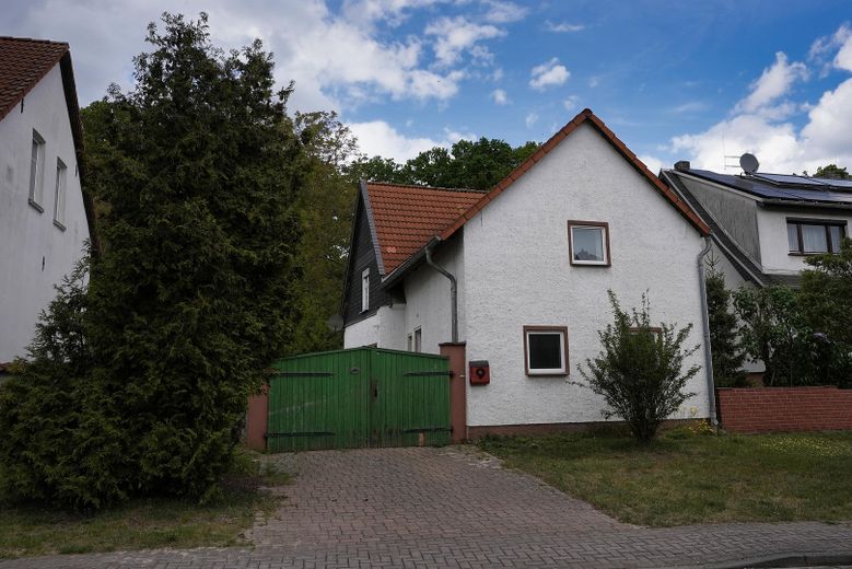 Diesdorf - Dreamy 4-room house with garage and garden available for rent immediately – Photo 1