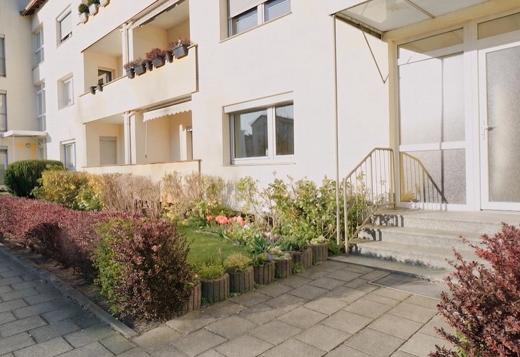 Zentral wohnen – helle 3-Zi-Wohnung mit hervorragender Verkehrsanbindung – provisionsfrei! – Vorderansicht