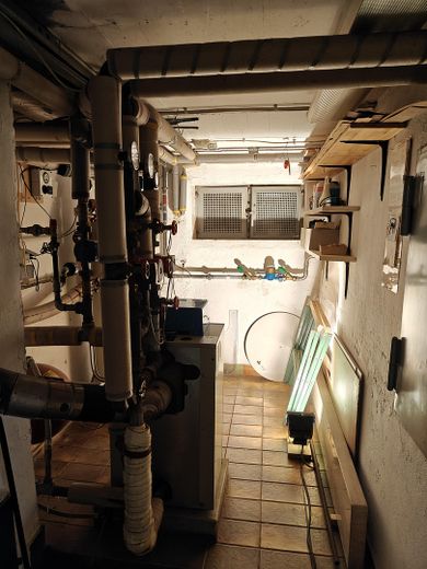 Maison mitoyenne bien entretenue en emplacement central – Heizung