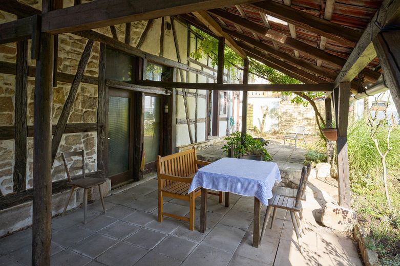 Überdachter Sitzplatz