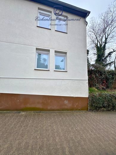 "Haus im Haus" 5-ZKB Wohnung + Stellplatz in Top-Lage nahe der Uni – Frontansicht