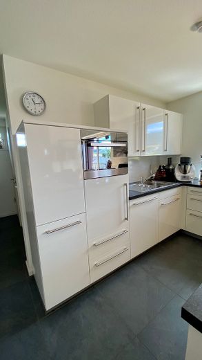 Bestens ausgestattete Maisonette-Wohnung (ca. 185 m², mit Einbauküche) in ruhiger Citylage von Bühl! – Küche / 2. OG