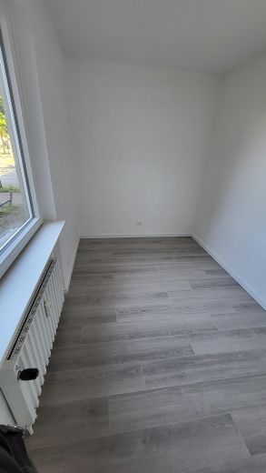 Zemin kat-yeni yenilenmiş-ayrı giriş-balkon-kapalı otopark-özel şahıstan – Kinderzimmer 1