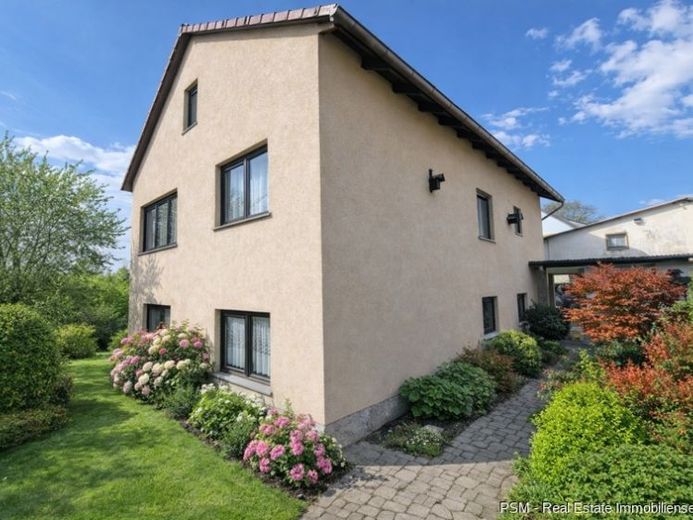Freistehendes Haus mit Einliegerwohnung & Ausbaupotenzial im Dachgeschoss 70qm– Groß-Karben – Foto 1