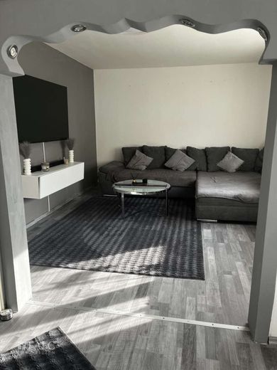 Raum für Kinder, Leben und gemeinsame Zeit - großzügiges Familienhaus mit Charme – Wohnzimmer