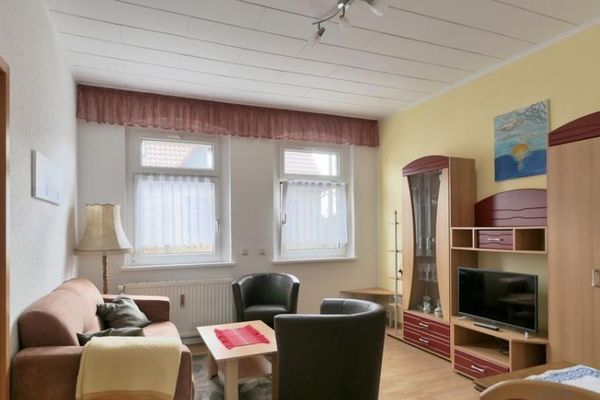 (EF1342_M) Halle: Kanena-Bruckdorf, preiswerte möblierte Wohnung mit Terrasse, ruhige Seitenstraße, WLAN inkl.
