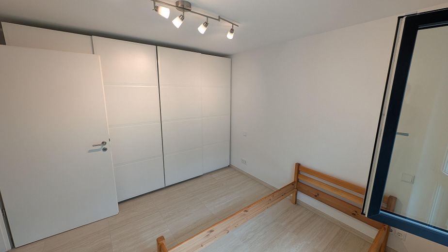 Schlafzimmer mit Schrank