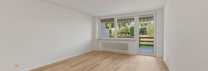 OHNE PROVISION renovierte 3,5 Zi mit Terrasse und eigenem Hobbyraum – Wohnzimmer