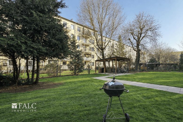 Altbauperle in Stadtfeld-Ost: Charmante 3-Zimmer-Wohnung mit Balkon &amp; Wertsteigerungspotenzial – Garten