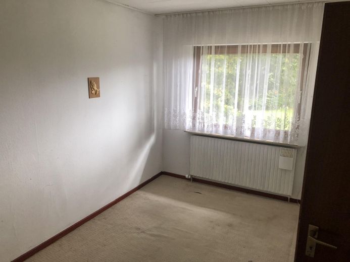 Renovierungsbedürftiges Einfamilienhaus mit großem Garten – Foto 24