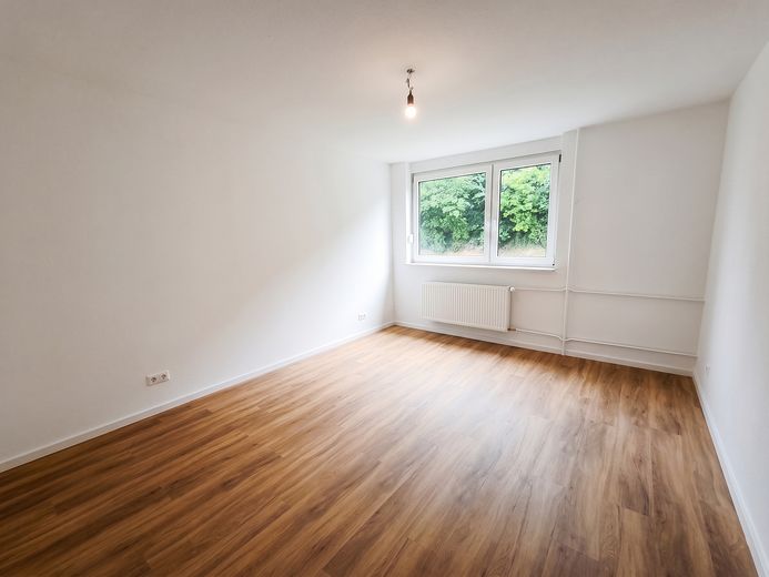 Een droom – instapklaar 3,5-kamerappartement met balkon en garage – Schlafzimmer
