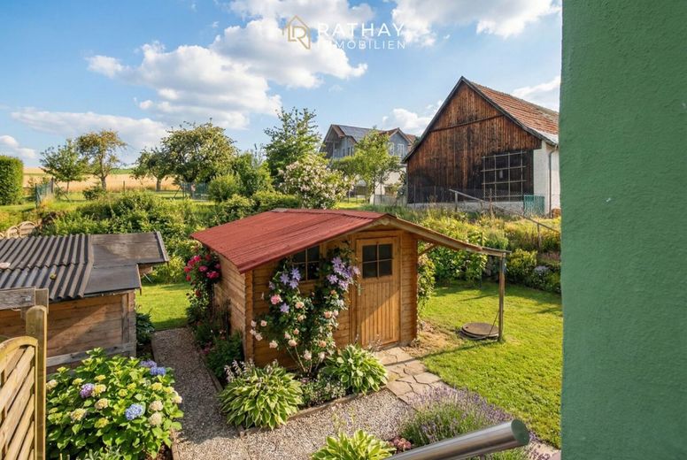 Gepflegtes Einfamilienhaus mit Garage &amp; Garten - sofort bezugsfertig – Außenbild Sommer