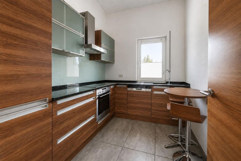 Appartement 3 pièces avec terrasse sur le toit à Ingolstadt-Nordwest, place de parking en garage souterrain incluse - sans commission – Küche
