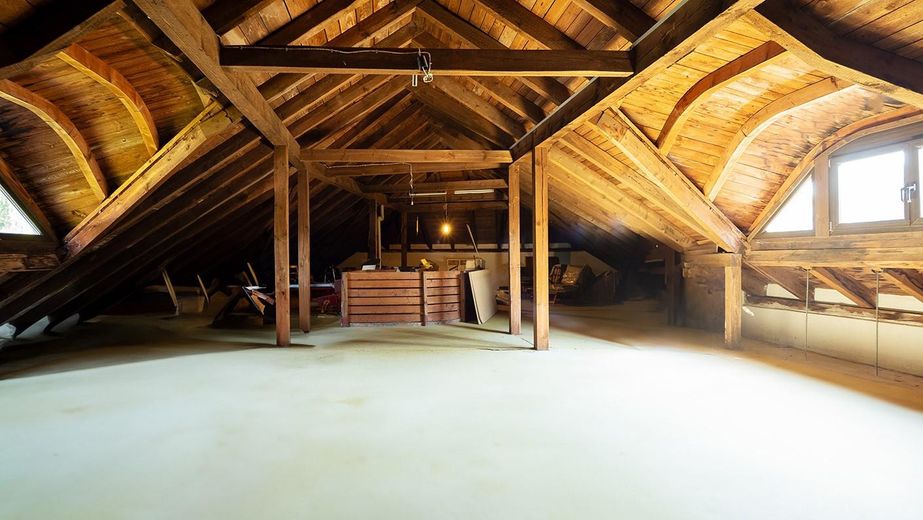 TUTTO tranne che ORDINARIO! Bungalow senza provvigione con POTENZIALE DI AMPLIAMENTO – Dachboden - Loftwohnung