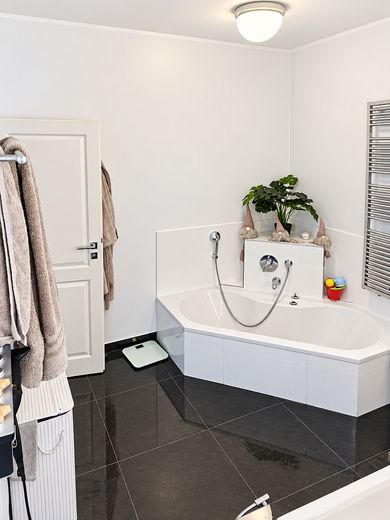 Luxueuze woning in Quickborn – 12_Bad en suite EG