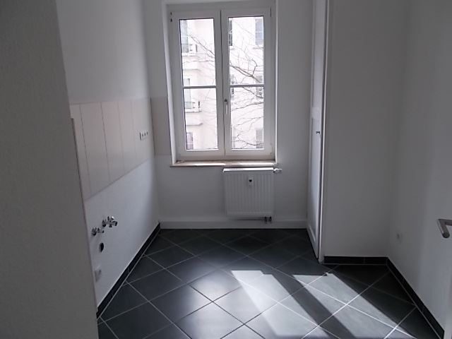 Großzügige 2-Zimmer mit Laminat und Wannenbad in guter Lage – DSCN1050