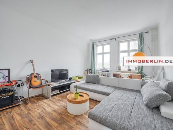 IMMOBERLIN.DE - Charmante Altbauwohnung mit Balkon + Lift in gefragter Lage – Foto 1