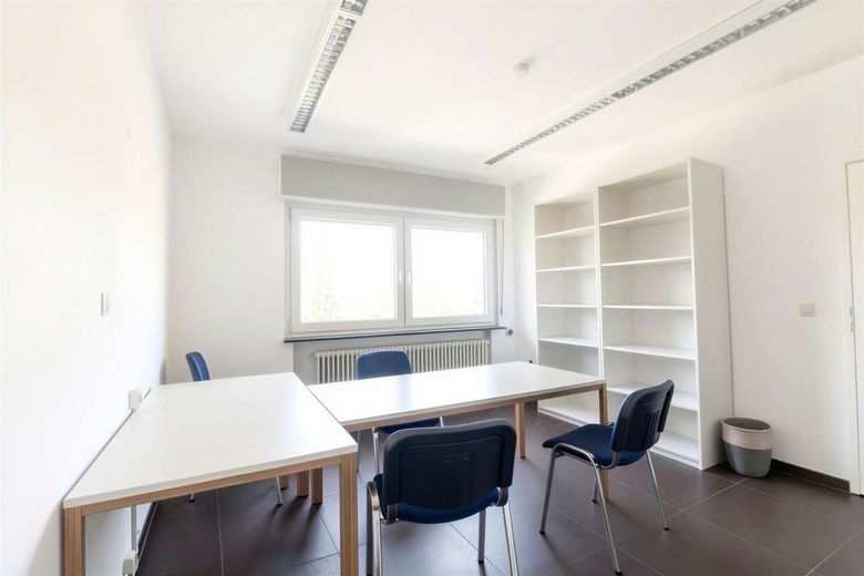 WRS Immobilien - Erlensee - kleine Bürofläche in zentraler Lage - mit Balkon und Duschbad – Raum 2 - Bild 1