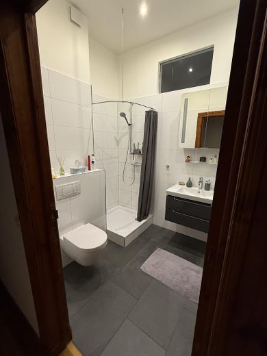 Repräsentative Altbauwohnung in zentraler Lage – Foto 23