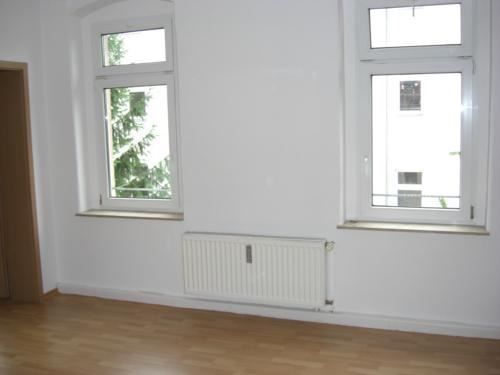 Kompakte Hinterhaus DG 2,5-Zimmer mit Einbauküche, Laminat und Wanne in uninaher Lage! – rem31a.2ogre_wz