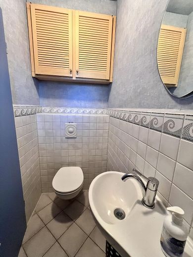 Kendine ait arsa üzerinde 4 odalı sıra ev – Gäste-WC