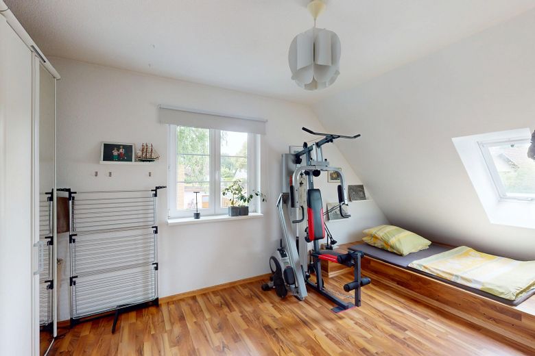 Bezugsfertige Doppelhaushälfte bei Berlin mit schöner Gartenanlage und guten Anbindungen – Schlafzimmer 3