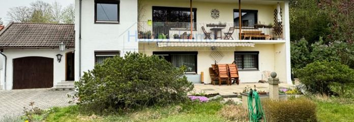 -bezugsfreies 2 Familienhaus mit ausgebauten DG - Grundstück Südausrichtung