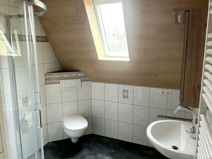 Badezimmer 2 im Dachgeschloss