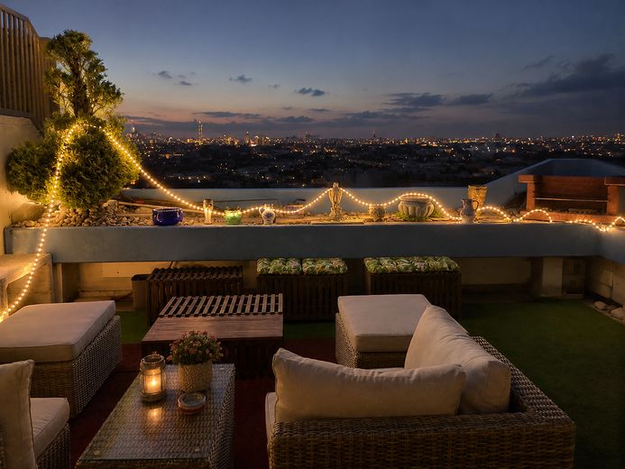 Großzügige Wohnung mit Panoramablick und großer Terrasse – Terrasse_Nacht_AI
