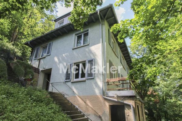 Einfamilienhaus mit Einliegerwohnung und sehr großem Grundstück