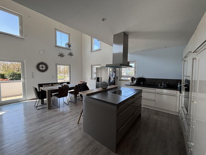 Küche mit Kochinsel