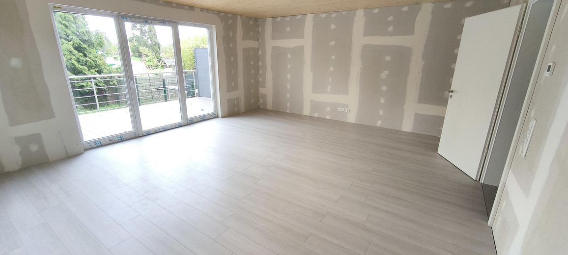 Helles und großes Wohnzimmer