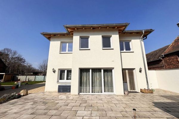 Maison à haute efficacité énergétique A+ avec grand terrain, intimité et beaucoup de nature - sans commission !