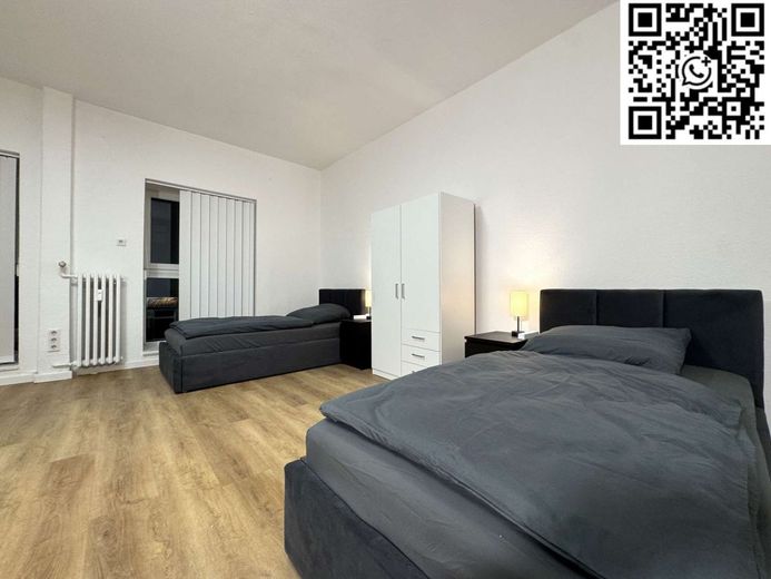 Schlafzimmer 1