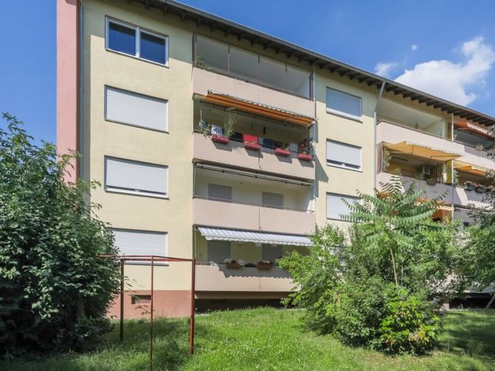 Ankommen, wohlfühlen, gestalten: 3 Zimmer mit Balkon und Ausblick – Foto 1