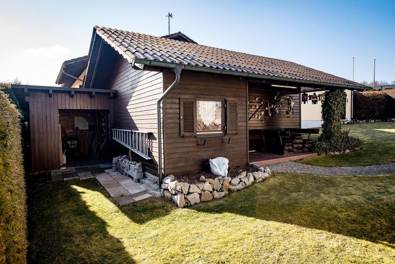 Charmantes Einfamilienhaus mit Garten und drei Garagen in Roding-Wetterfeld – Foto 37