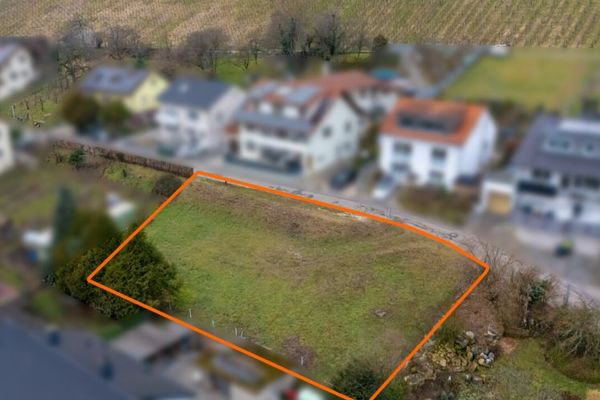 Baugrundstücke in Hanglage – zwei Flurstücke mit Potenzial!
