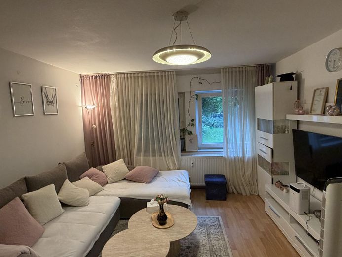 Bilocale con cucina, bagno e giardino, Solingen-Wald, ai margini del bosco, ristrutturato, su richiesta con cucina componibile a un piccolo prezzo – Foto 5