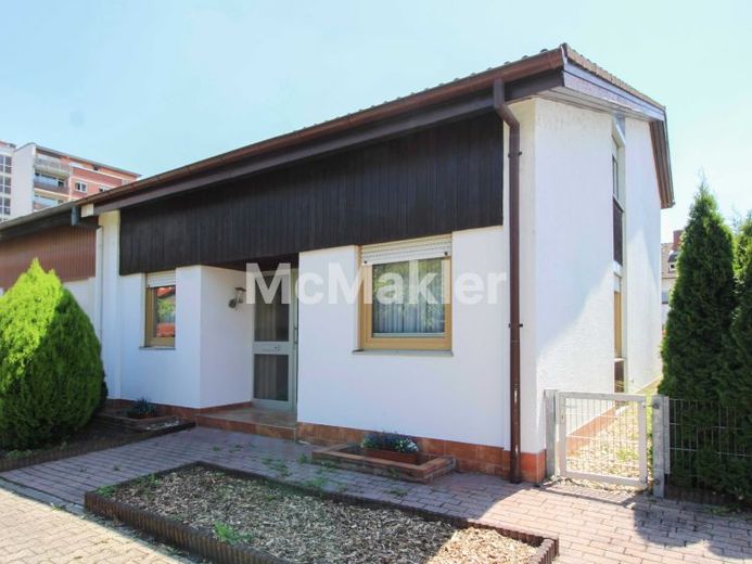 Reihenendhaus mit großem Garten, Garage und viel Potenzial für Ihr neues Zuhause – Foto 1
