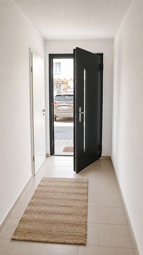 Modernes Reiheneckhaus in familienfreundlicher Wohnlage in Poing – Flur