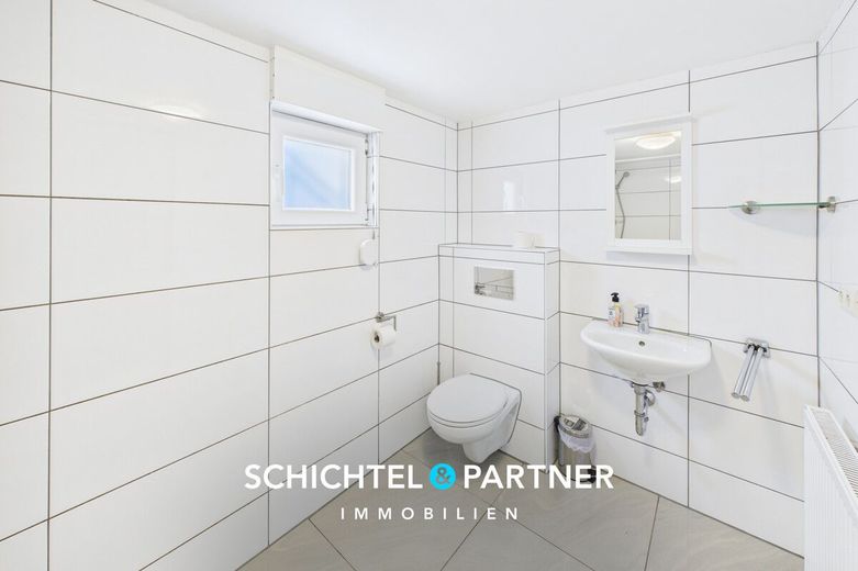 Ellwürden | Top rentables Hostel mit super Auslastung in gefragter Lage – S&amp;P | Badezimmer