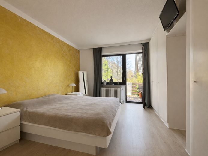 Modernes Bungalow mit ca. 200 m² Wohn- und Nutzfläche, Vollkeller und großem Grundstück in Glinde – Schlafzimmer