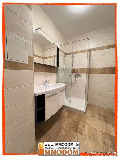 2-Zimmer-Wohnung, NEU RENOVIERT, zu vermieten!
Garage bzw. PKW-Stellplatz im Hof möglich – Badezimmer