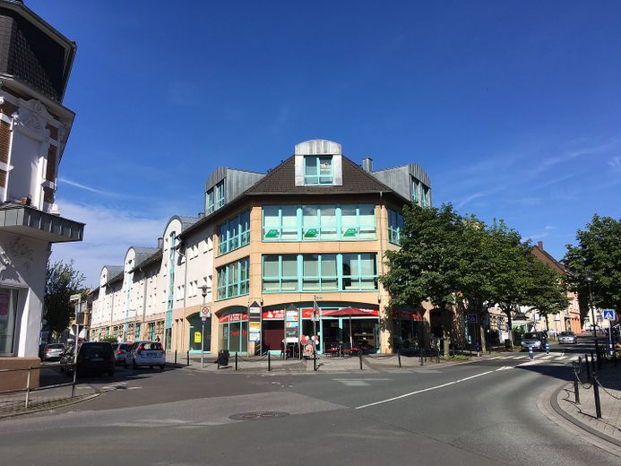 Wohn- und Geschäftshaus 